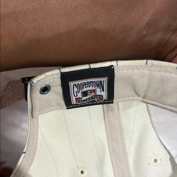 New Era Heritage Series Strapback Cap - Picture 9 of 10